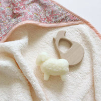 barnabe-aime-le-café-bath-towel-alba-79x79cm-barn-cabain-alba