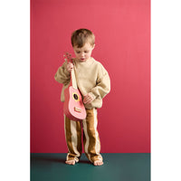kids-concept-guitar-flower-pink