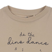 konges-slojd-famo-tee-gots-french-oak-kong-s23ks4674-fo-18m