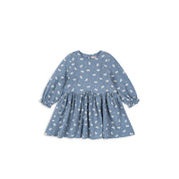 konges-sløjd-vida-dress-gots-boucle-blue-kong-w25ks104033-bobl-2y
