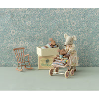 maileg-rocking-chair-mouse-dark-powder-mail-11411200