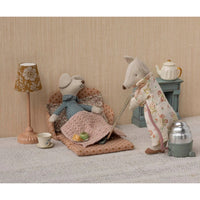 maileg-sofa-bed-mouse-dots-mail-11541001
