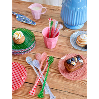 rice-dk-acrylic-cake-plate-with-pink-hearts-fabric-rice-accpl-heai