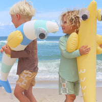 sunnylife-kids-inflatable-noodle-finn-the-fish-multi-set-of-2-sunl-s51knmul