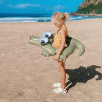 sunnylife-kids-pool-ring-cookie-the-croc-khaki-sunl-s41prcrc