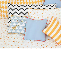 nobodinoz-cushion-athena-mustard-stars-04