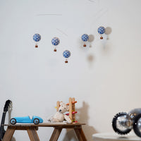 authentic-models-floating-the-skies-blue-stars-hot-air-balloon-hanging-decor-13cm-aumd-ap160bs- (7)