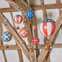 authentic-models-floating-the-skies-red-hearts-hot-air-balloon-hanging-decor-13cm-aumd-ap160rh- (10)