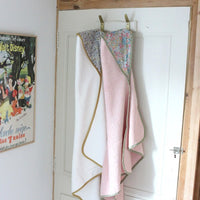 barnabe-aime-le-café-bath-towel-carlotta-barn-cabain-carlotta- (6)