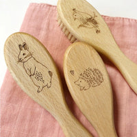 barnabe-aime-le-café-hair-brush-lapin-barn-brosse-lapin- (5)