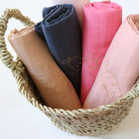 barnabe-aime-le-cafe-swaddle-lange-light-pink- (2)