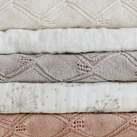 cam-cam-copenhagen-leaf-knit-blanket-mauve- (4)
