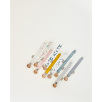 cam-cam-copenhagen-pacifier-holder-dandelion-natural- (2)