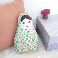 barnabe-aime-le-cafe-matryoshka-musical-doll-baby-toy-play-music-barn-mamu-06
