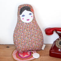 barnabe-aime-le-cafe-matryoshka-musical-doll-baby-toy-play-music-barn-mamu-07