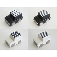 kukkia-kuruma-classic-wooden-wind-up-car-stripes-black- (6)
