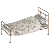 maileg-gold-vintage-bed-medium-01