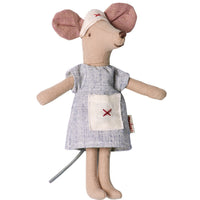 maileg-micro-nurse-and-doctor-suitcase-02