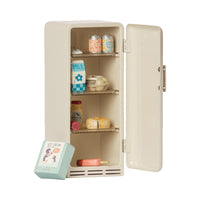 maileg-miniature-fridge-off-white-mail-11110600- (3)