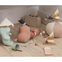 maileg-safari-friends-medium-hippo-old-rose-mail-16260201- (2)