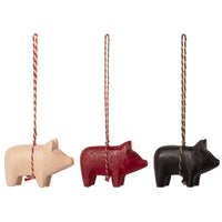 maileg-wooden-pig-ornament-3-ass- (1)