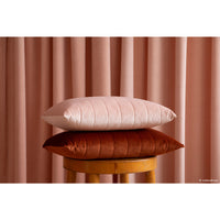 nobodinoz-akamba-velvet-cushion-bloom-pink- (3)