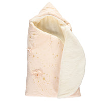 nobodinoz-cozy-stella-winter-baby-nest-bag-gold-stella-dream-pink- (2)