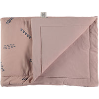 nobodinoz-laponia-blanket-small-blue-secrets-misty-pink (2)