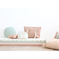 nobodinoz-paris-maternity-bag-white-bubble-misty-pink- (4)