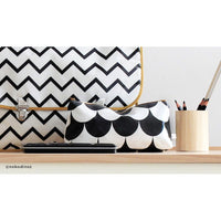 nobodinoz-pencil-case-capri-black-scales- (2)