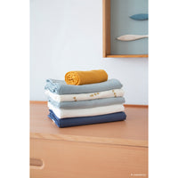 nobodinoz-swaddle-butterfly-gold-stella-white- (6)