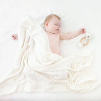 zestt-clover-knit-baby-gift-set-soft-white- (3)