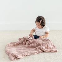 zestt-comfy-knit-baby-gift-set-berry- (2)