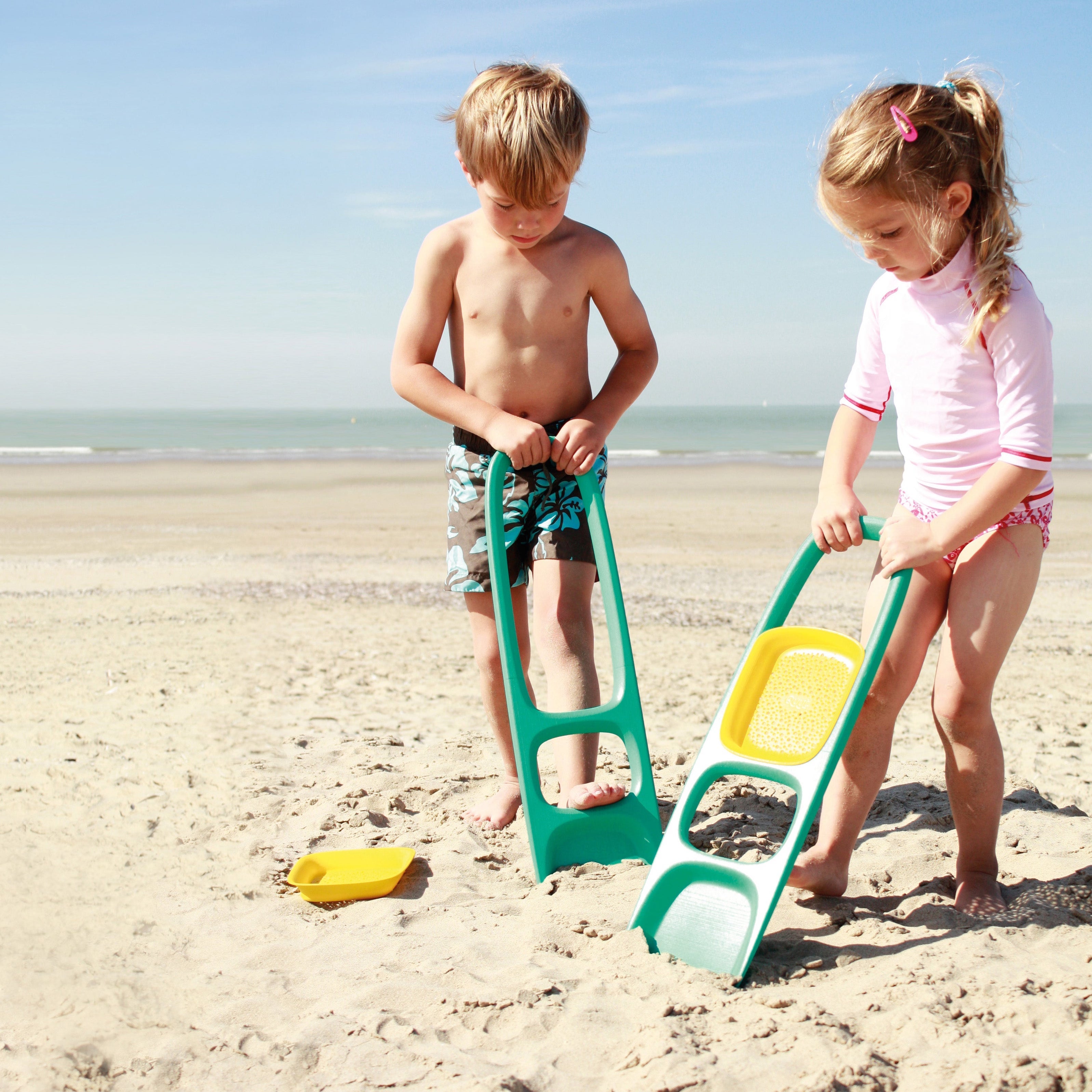 14 Best Pool and Beach Toys for Kids in 2023