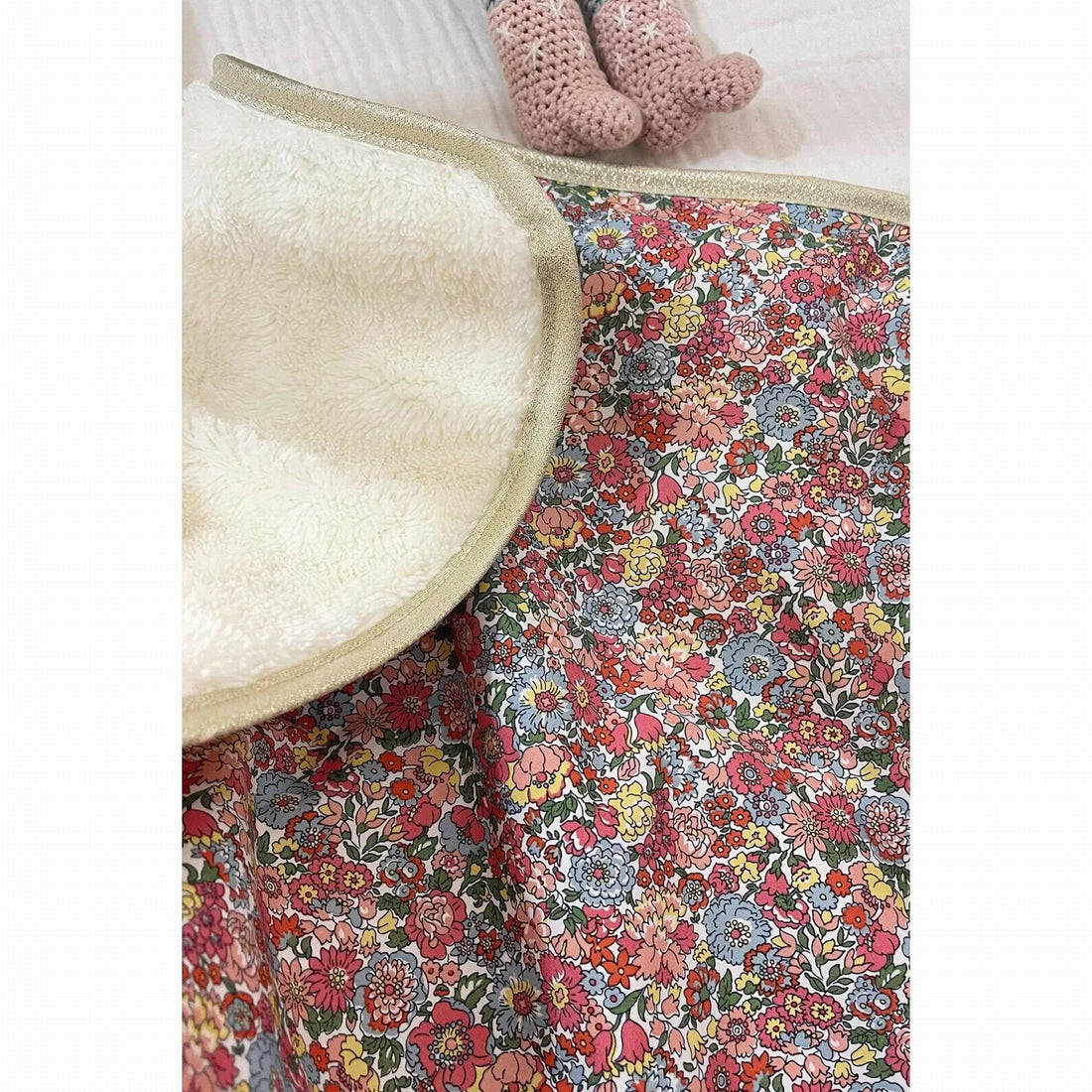 barnabe-aime-le-caf-baby-blanket-augustine-73x90cm-baby-nursery-barn-bblanket-augustine-04