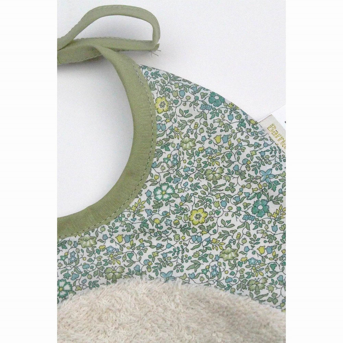 barnabe-aime-le-caf-bib-andr-a-22x29cm-baby-nursery-barn-babo-andrea-02