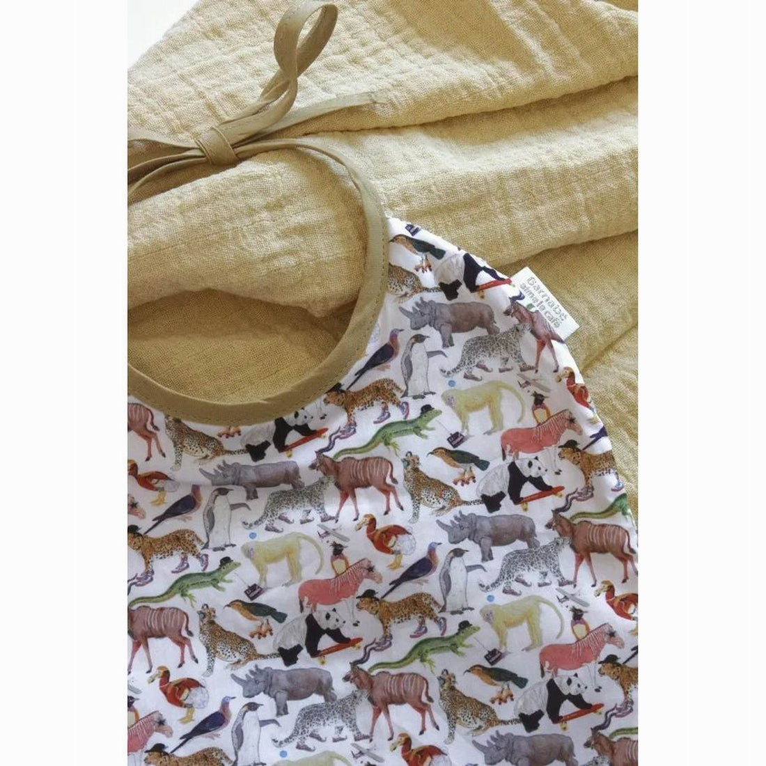 barnabe-aime-le-caf-bib-victor-22-x-29-cm-baby-nursery-barn-babo-victor-03