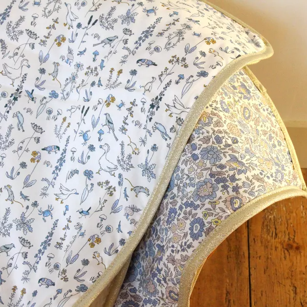 barnabe-aime-le-café-baby-blanket-gus-2023-73x90cm-barn-bblanket-gus