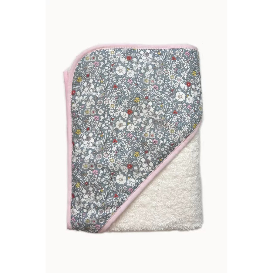 barnabe-aime-le-café-bath-towel-katie-2025-79x79cm-barn-cabain-katie2025