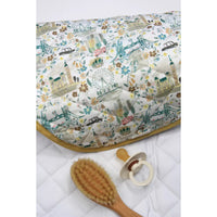 barnabe-aime-le-café-changing-mat-john-67x42cm-barn-mat-john
