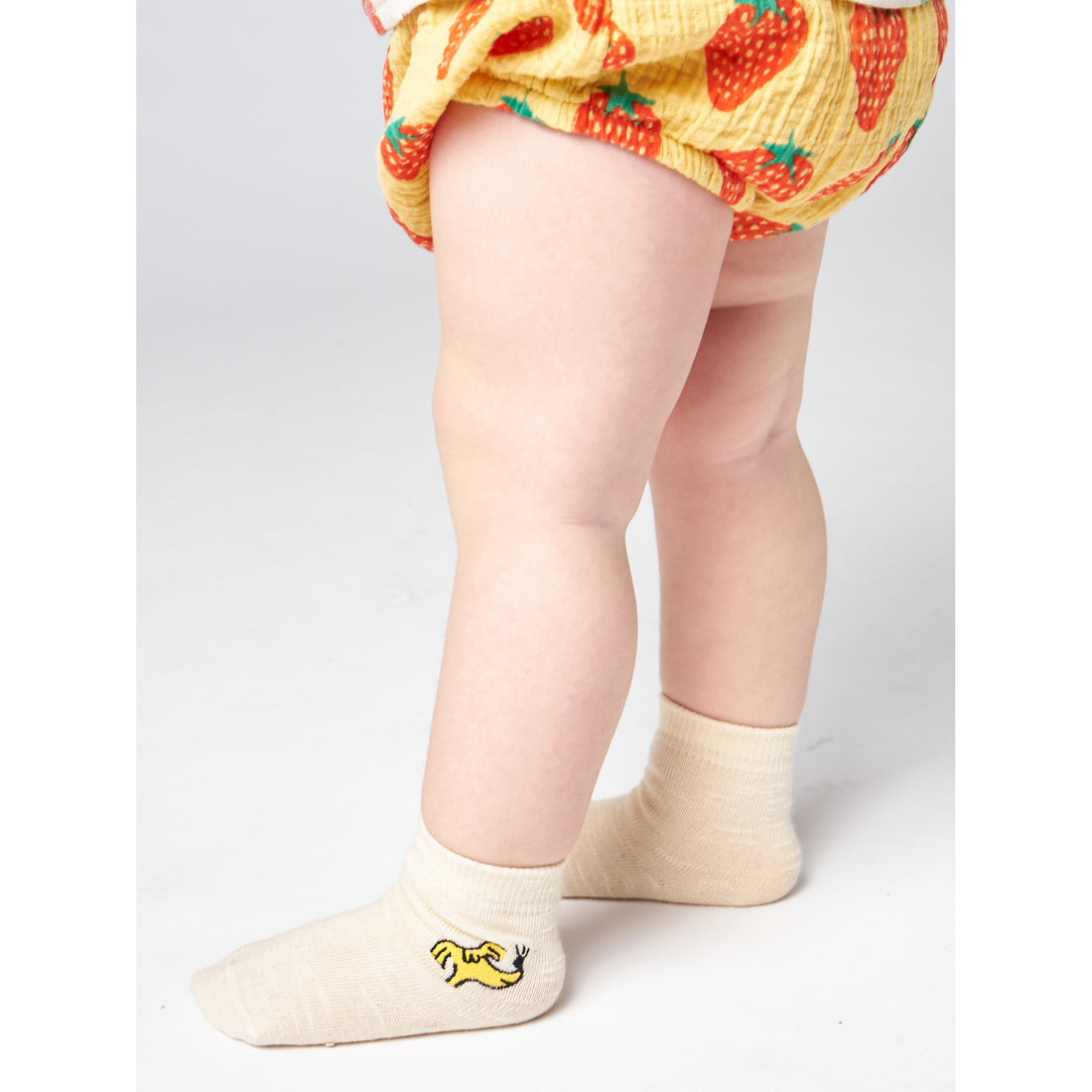 bobo-choses-sniffy-dog-baby-socks-bobo-s22-122ah006-17-19 (2)