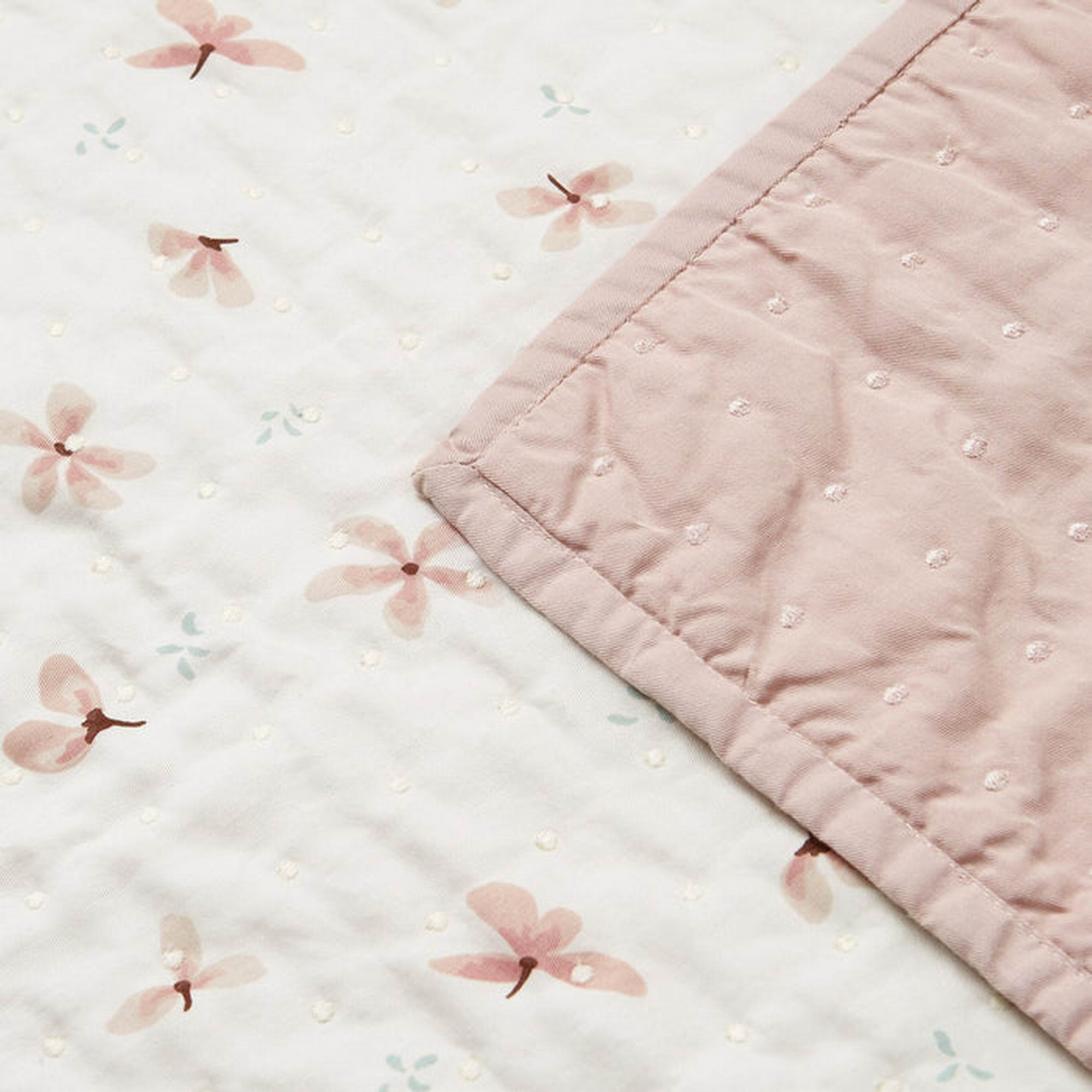 cam-cam-copenhagen-newborn-blanket-ocs-windflower-creme-baby-nursery-home-decor-cam-678-p62-02