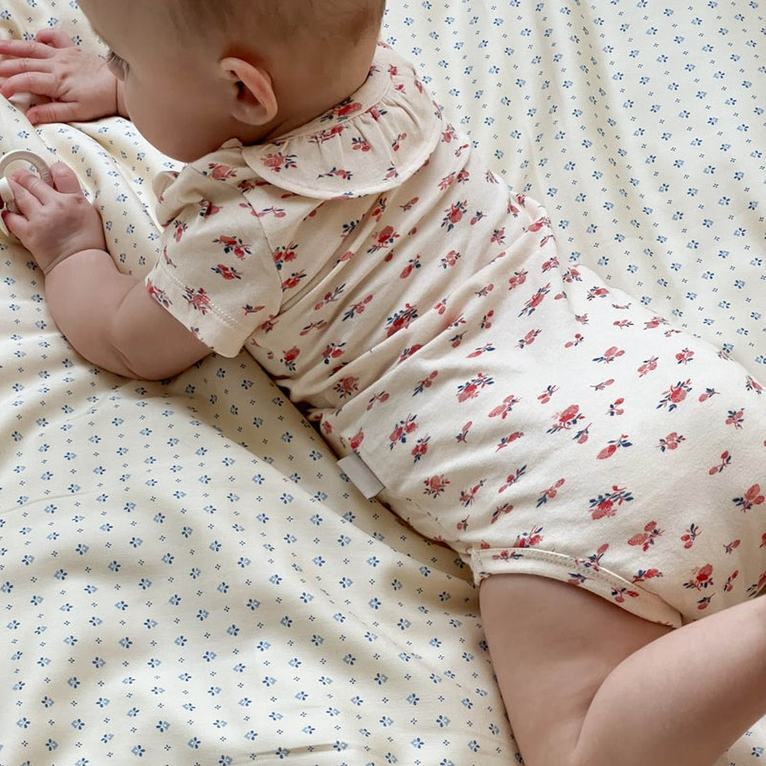 cam-cam-copenhagen-short-sleeved-body-olivia-gots-berries-baby-nursery-cam-117-p90-062-03
