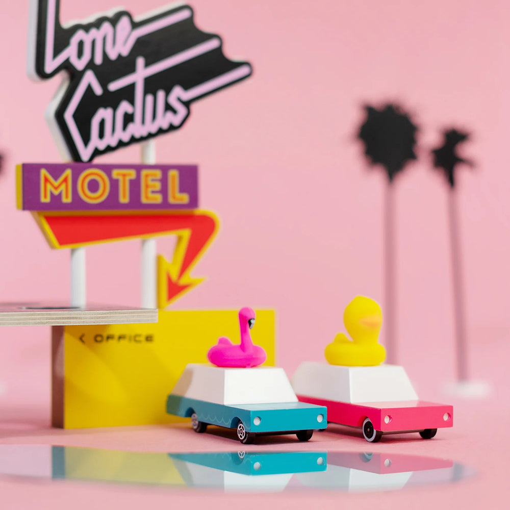 candylab-candycar-flamingo-wagon