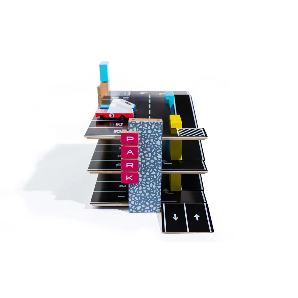 candylab-candycar-magnetic-garage