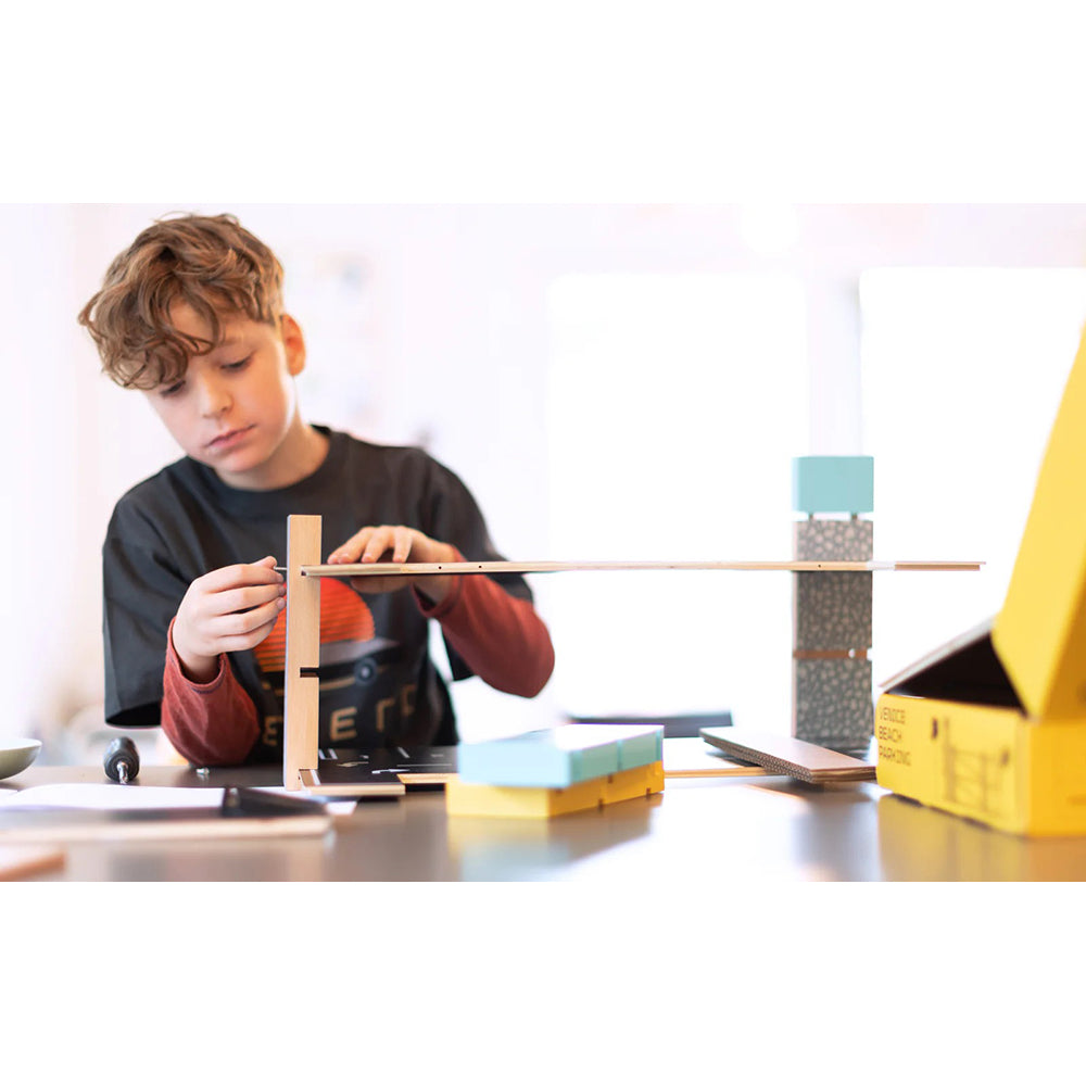 candylab-candycar-magnetic-garage