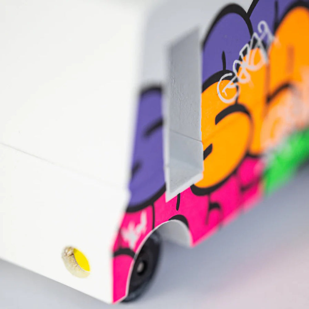 candylab-candyvan-graffiti-black
