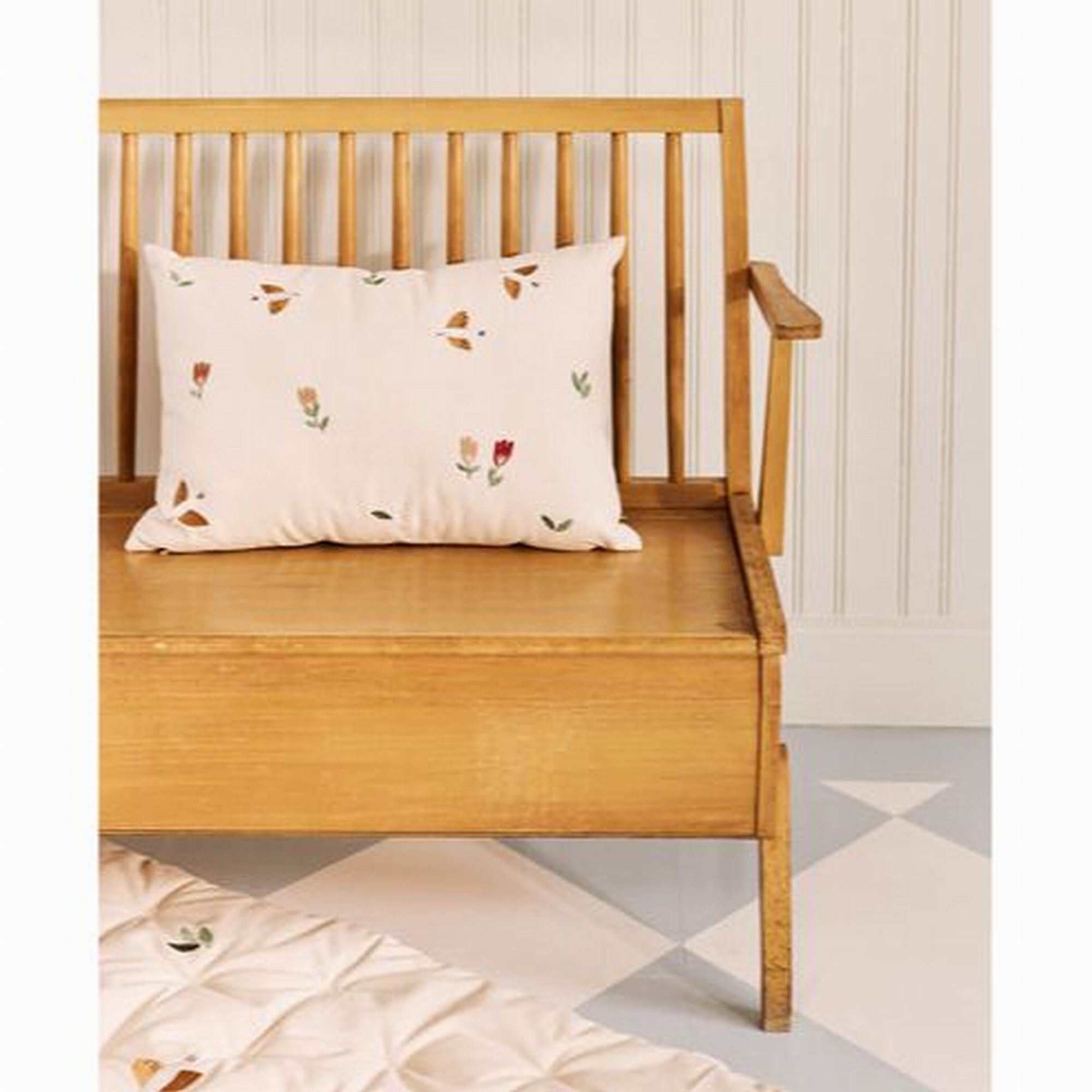 dear-april-cinna-cushion-embroidered-canvas-40x60-cm-songbirds-home-decor-dear-5-102-11-02