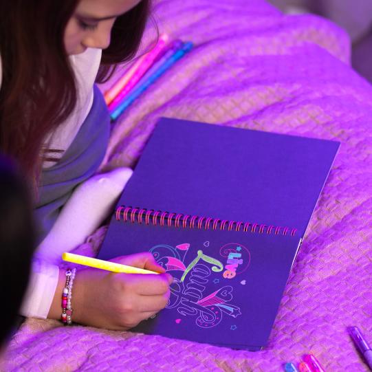 depesche-topmodel-neon-doodle-colouring-book-pen-set-depe-0013217