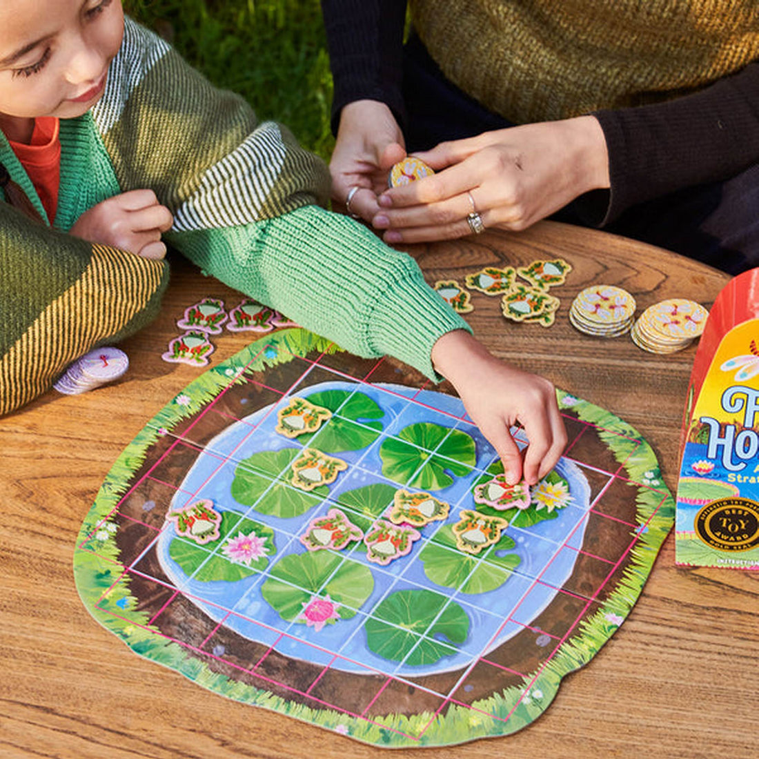 eeboo-frog-hopkins-shaped-game-play-toy-eebo-gms111-05